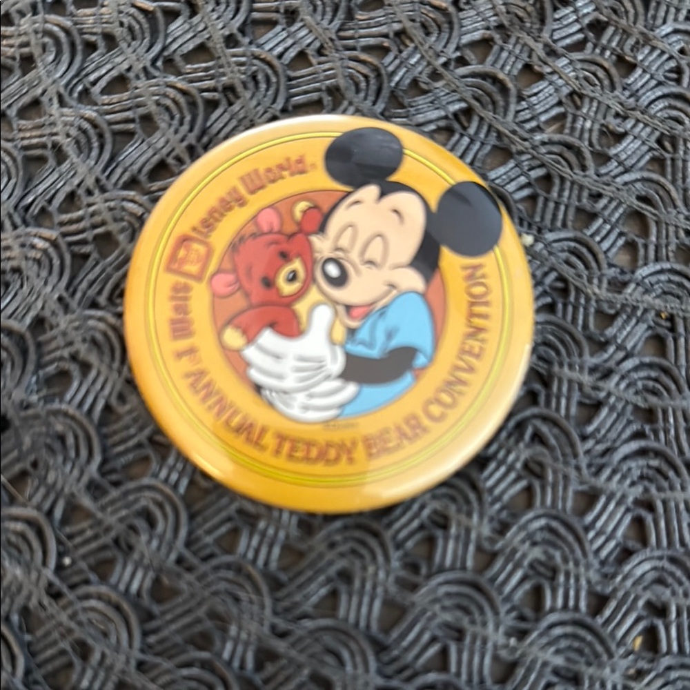 Vintage Disney World Teddy Bear Convention Pin
